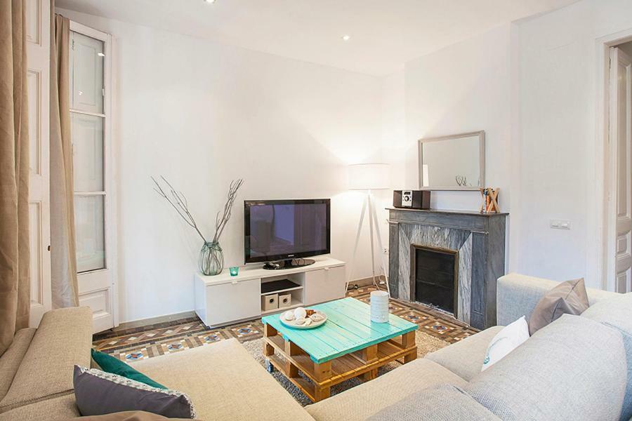 Apartment Grande And Authentic In Eixample With Central Ac, Mosaic *